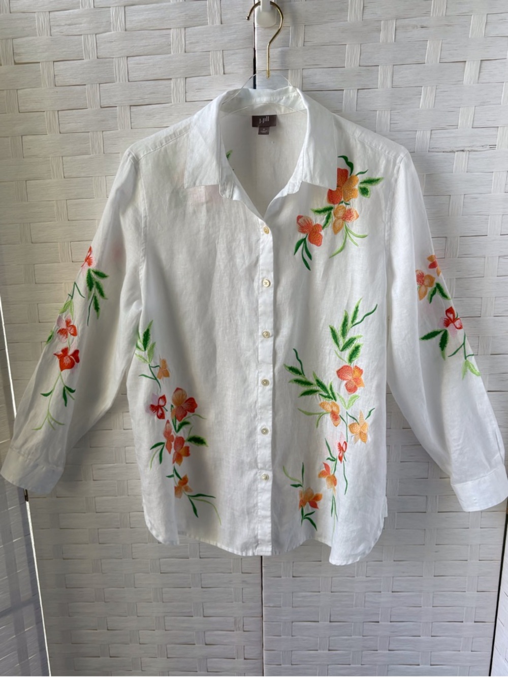 J Jill Medium White Floral Embroidered Linen Long Sleeve Button Down Top Beach